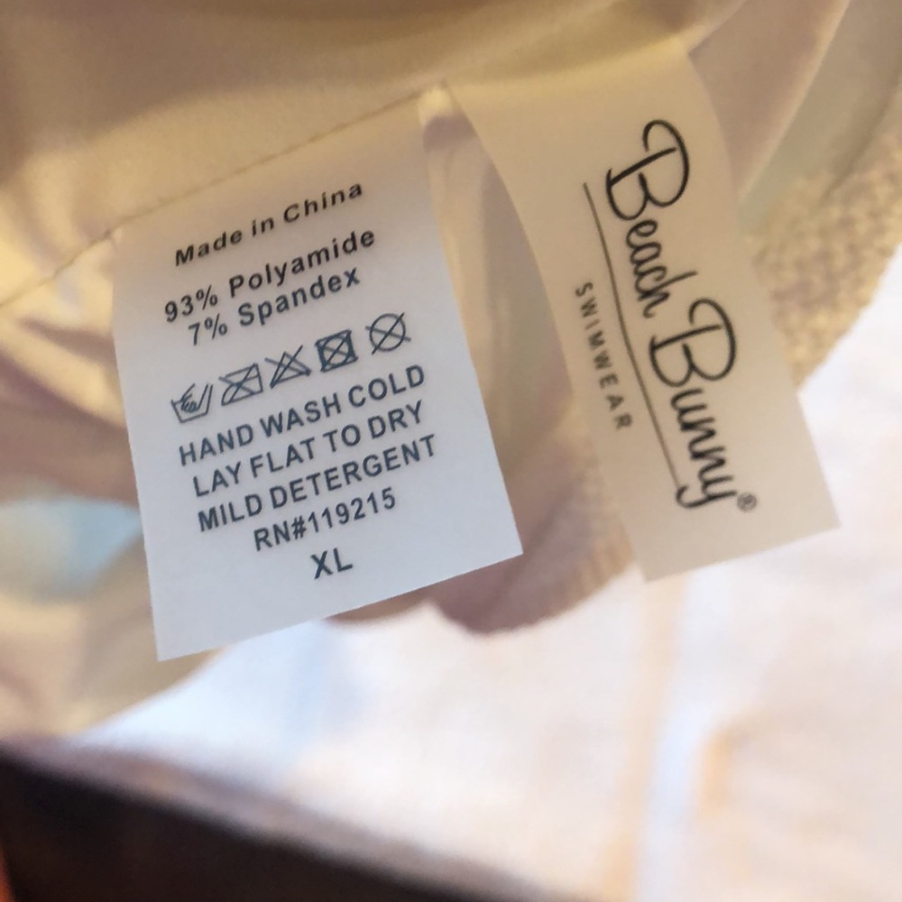 NWT Beach 🏝️ bunny 🐰 white swimsuit top - Picture 10 of 10